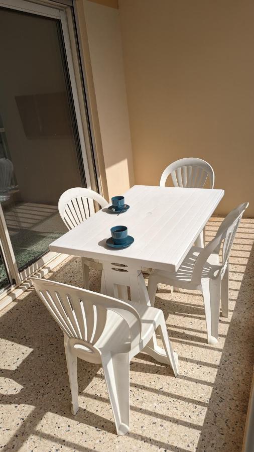 Apartment Climatise Avec Coin Nuit 150m De La Le Lavandou