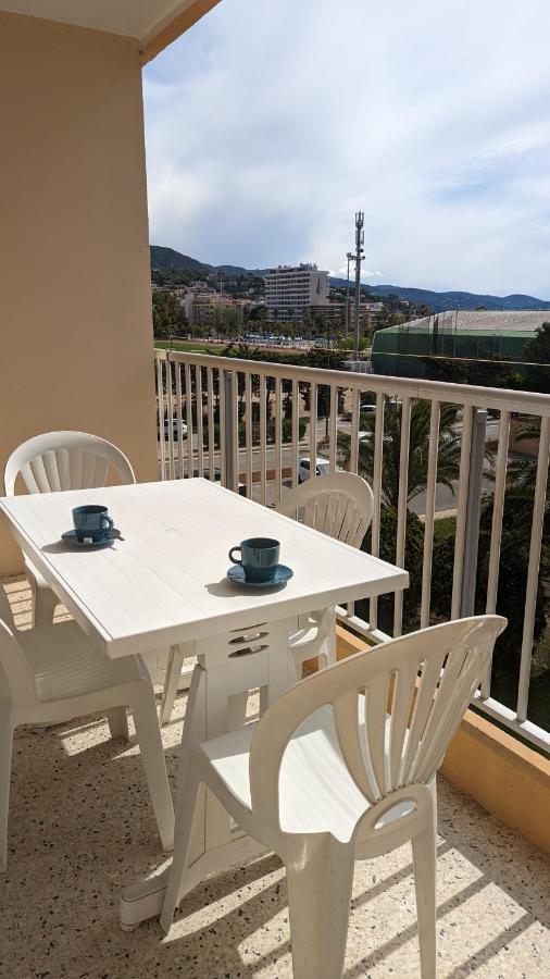 Apartamento Climatise Avec Coin Nuit 150m De La Le Lavandou